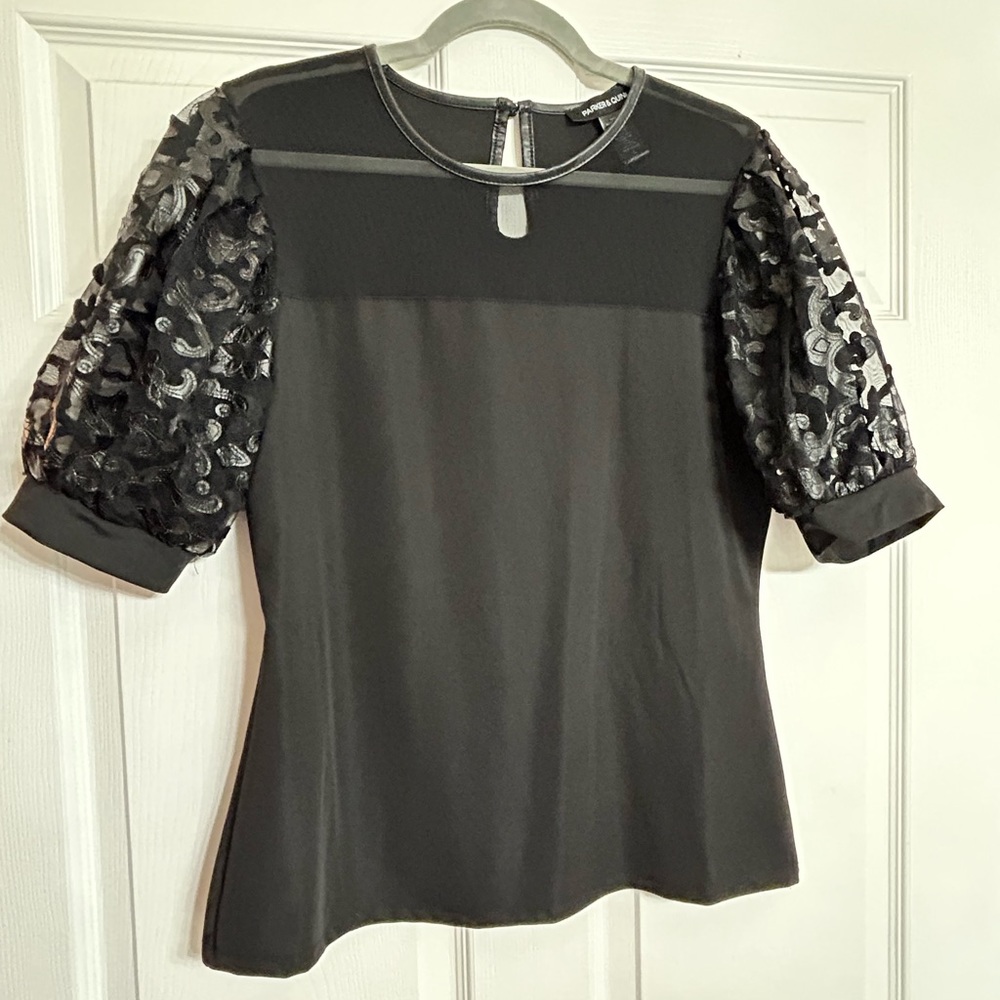 Parker & Quinn black puff sleeved blouse size L